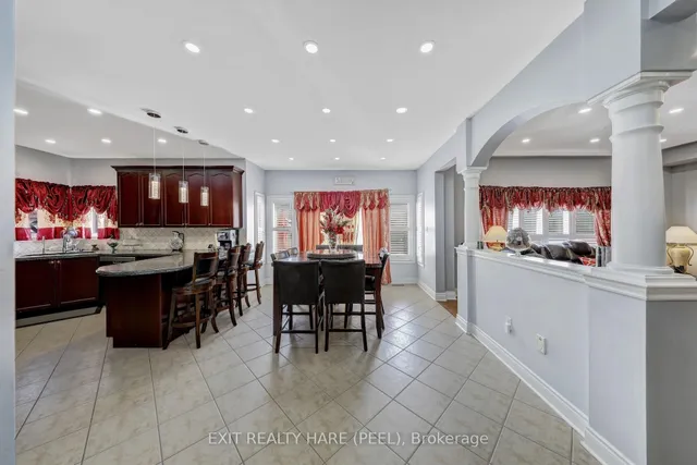 Additional image 18 of 23 Fontainebleu Rd