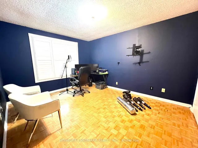 Additional image 22 of 327 Goldhawk Tr