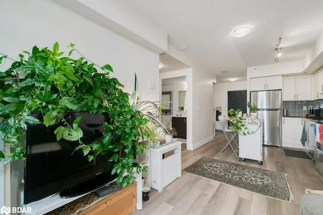 Additional image 17 of 3520 Danforth Ave Unit 609