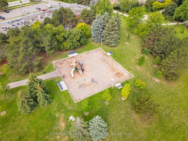 Additional image 40 of 72 Lacewood Cres
