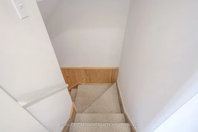 Additional image 32 of 1560 Kerns Rd Unit 5