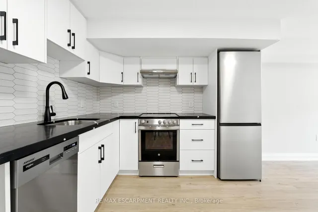 Additional image 40 of 929 UPPER OTTAWA St