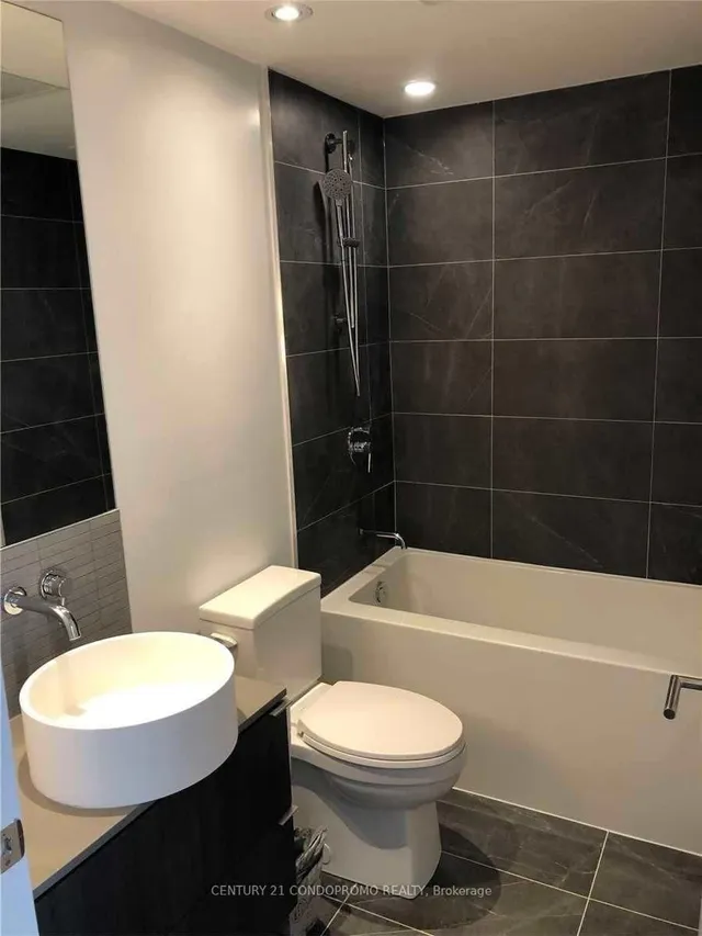Additional image 9 of 161 Roehampton Ave Unit 2912