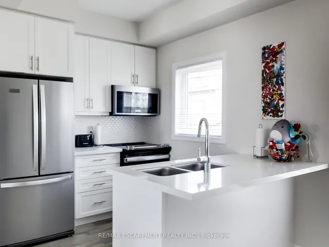 Additional image 15 of 19 PICARDY Dr Unit 23