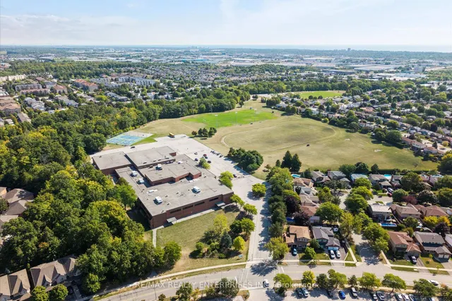 Additional image 33 of 2055 Walkers Line Unit 206