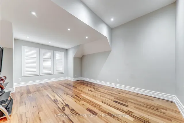 Additional image 20 of 28 Billancourt Cres