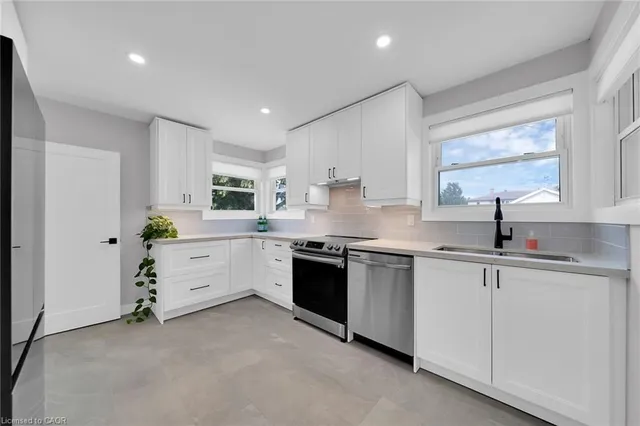 Additional image 11 of 441 Elmwood Ave