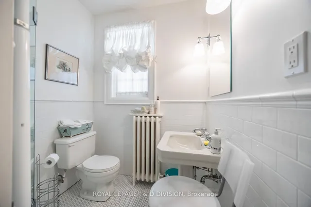 Additional image 38 of 4 Highbourne Rd