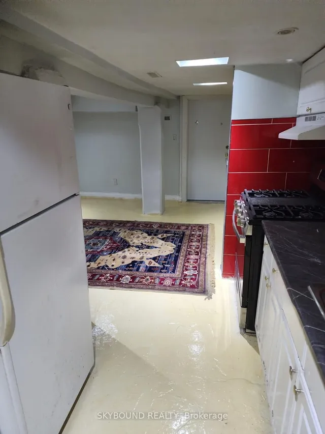 Additional image 15 of 837 Gladstone Ave