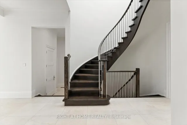 Additional image 11 of 392 Princess Ave