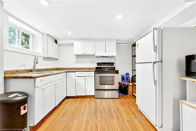 Additional image 27 of 111 Leland St