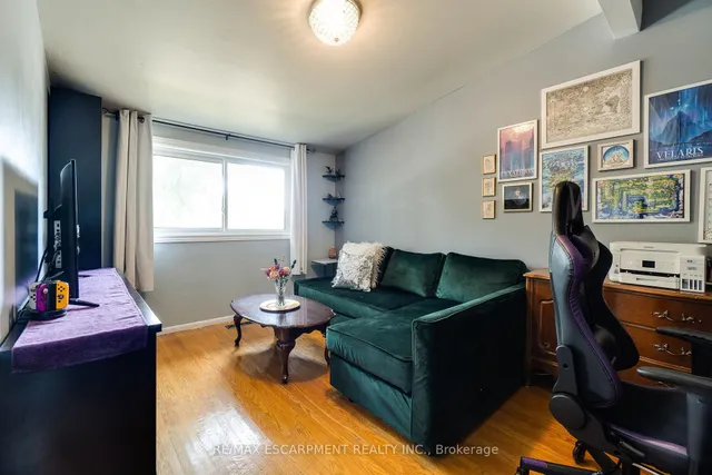 Additional image 21 of 17 RONALDSHAY Ave