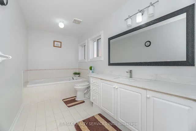 Additional image 28 of 59 Hullen Cres