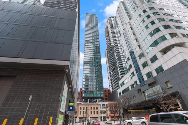 327 King St Unit 1408