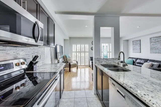 Additional image 8 of 7 Lotus St