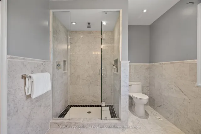 Additional image 28 of 1 Baxter St Unit 8