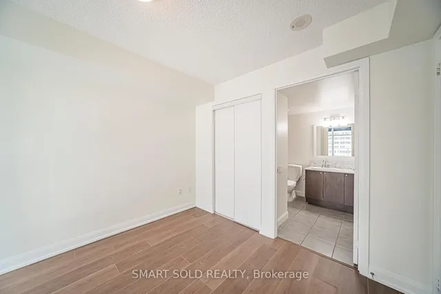 Additional image 40 of 2191 Yonge St Unit 901