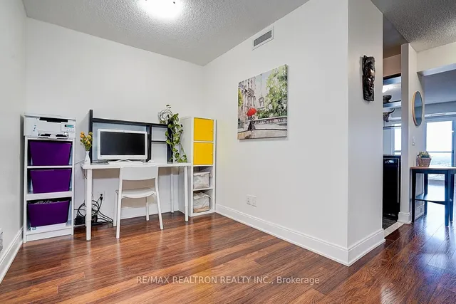 Additional image 12 of 135 Village Green Sq Unit 3220