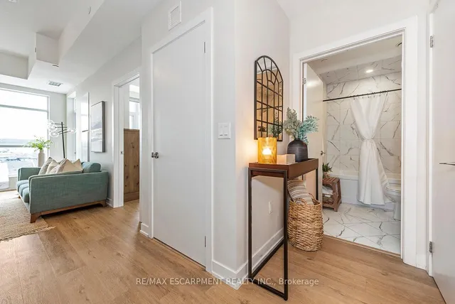 Additional image 18 of 600 North Service Rd Unit 606