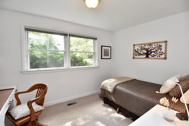 Additional image 25 of 219 Strathcona Dr