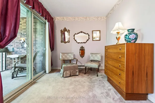 Additional image 27 of 1552 Kerns Rd Unit 4