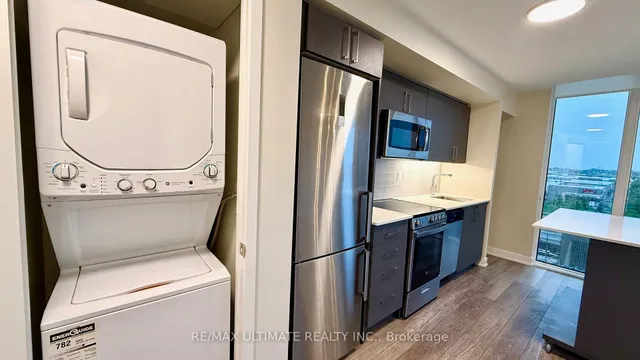 Additional image 30 of 38 Monte Kwinter Crt Unit 720