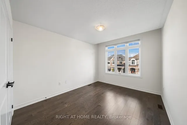 Additional image 27 of 471 Bergamot Ave