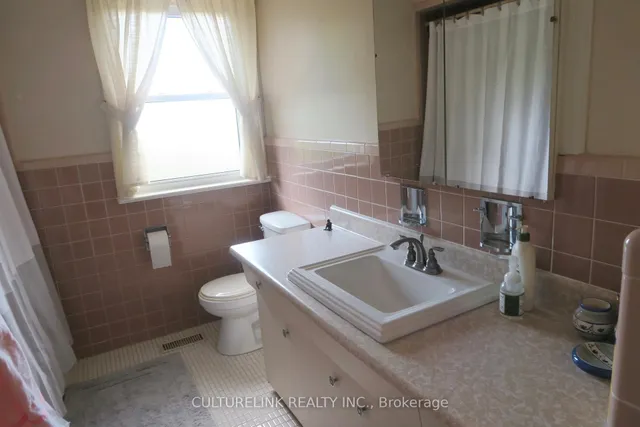 Additional image 17 of 568 Cummer Ave