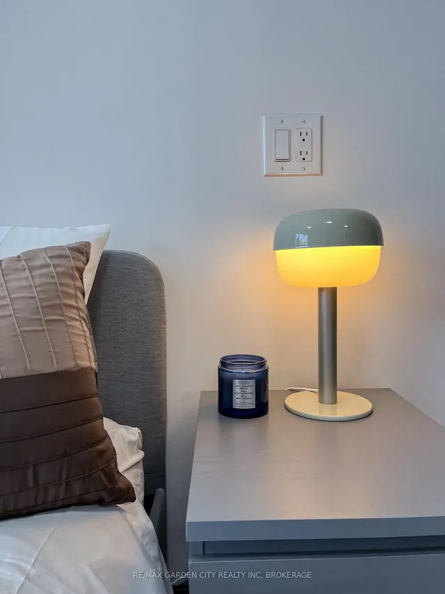 Additional image 27 of 23 Warren Ave