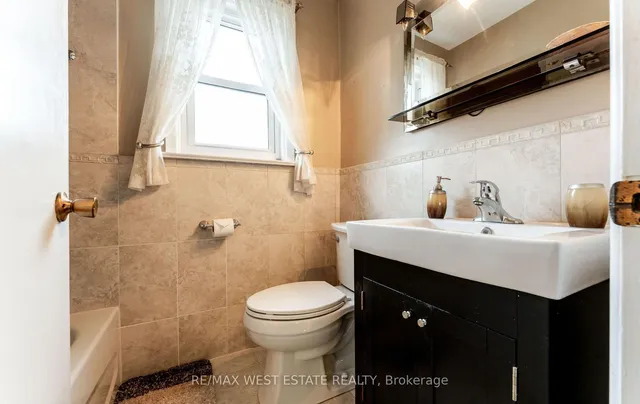 Additional image 25 of 1468 Wilson Ave