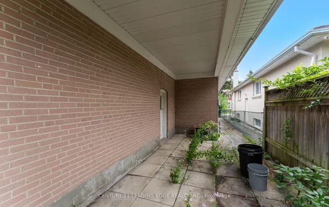 Additional image 31 of 24 Burbank Dr