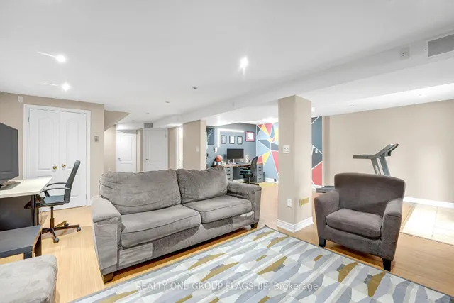 Additional image 37 of 1128 Knotty Pine Grve