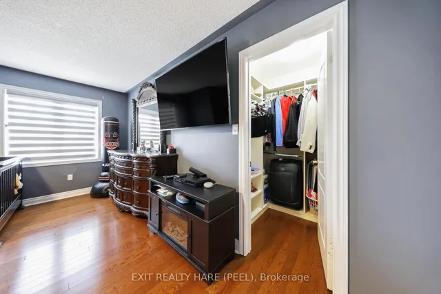 Additional image 25 of 23 Fontainebleu Rd