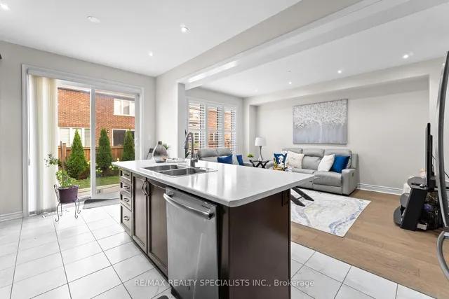 Additional image 10 of 19 Troyer St