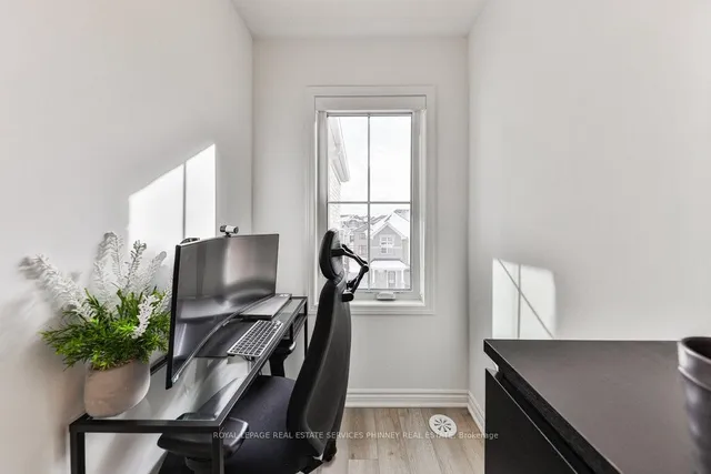 Additional image 21 of 1841 Thames Circ