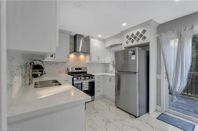 Additional image 39 of 318 East 43rd St