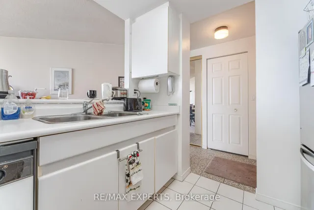 Additional image 9 of 7 Concorde Pl Unit 3610