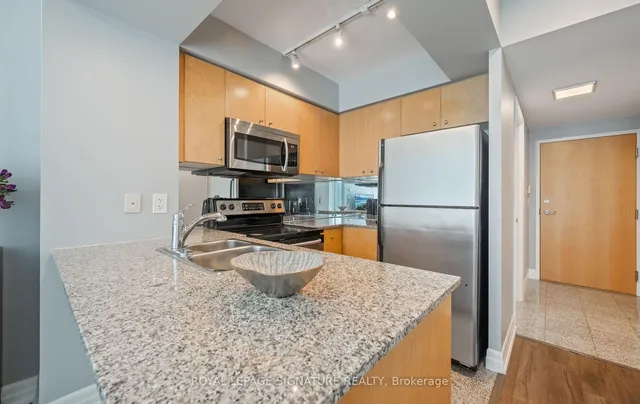 Additional image 17 of 8 Scollard St Unit 1405