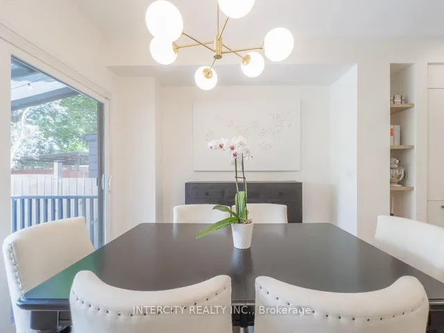 Additional image 10 of 92 Dagmar Ave