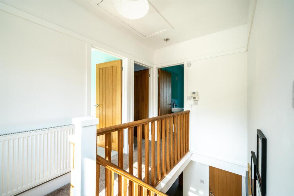 Additional image 19 of Oaklands Lane, St Albans