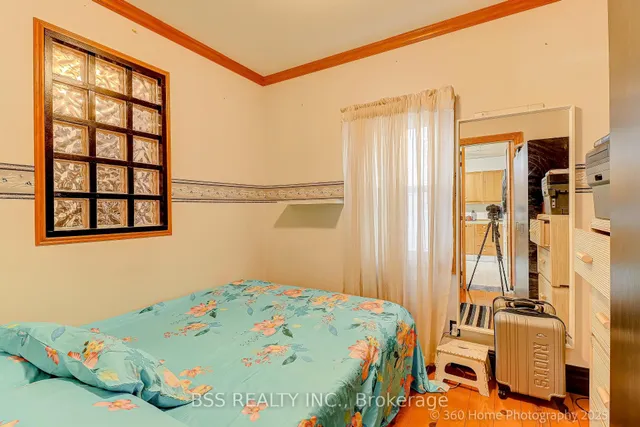 Additional image 13 of 96 Laurel Ave