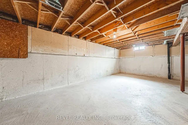 Additional image 27 of 594 Moorelands Cres