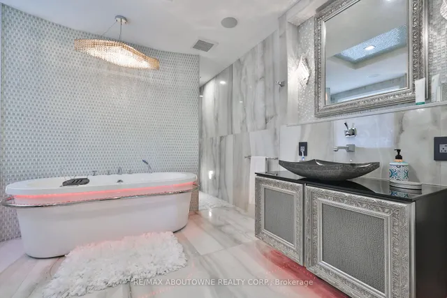 Additional image 44 of 24 School St