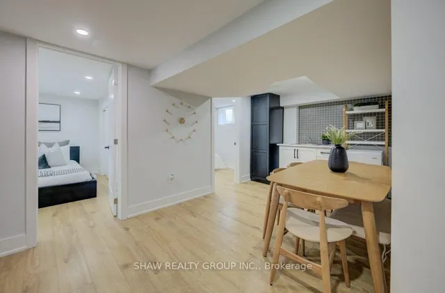 Additional image 30 of 28 Barons Ave