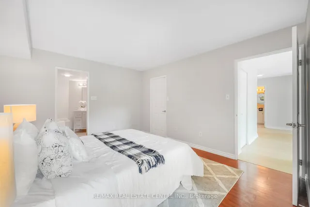 Additional image 20 of 3233 Eglinton Ave Unit 407