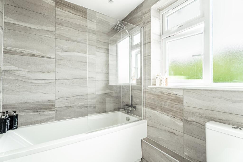 Additional image 11 of Sycamore Drive, Park Street, St. Albans, Hertfordshire, AL2