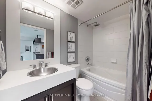 Additional image 14 of 81 Navy Wharf Crt Unit 901