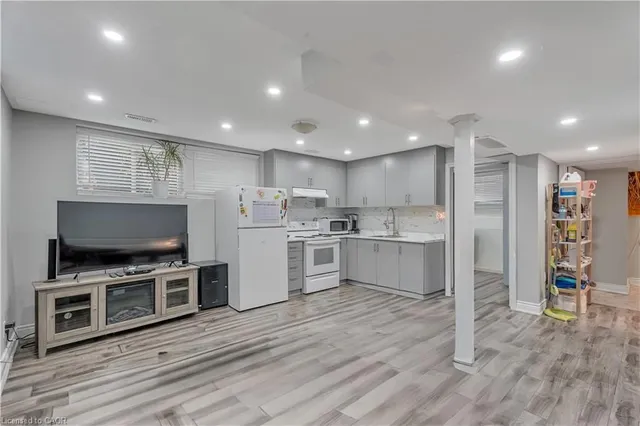 Additional image 7 of 318 East 43rd St