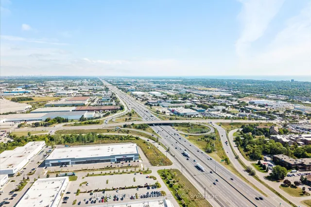 Additional image 38 of 2055 Walkers Line Unit 206