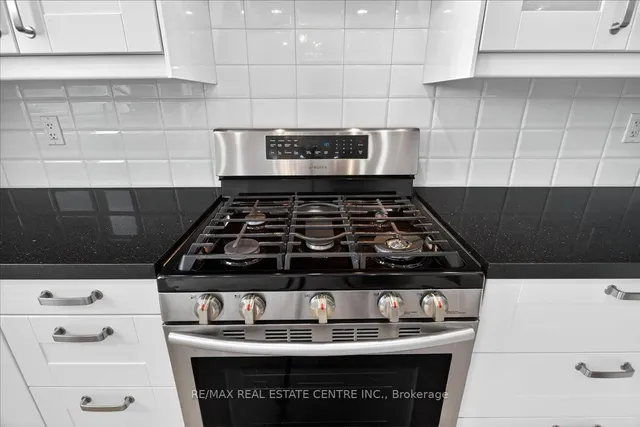 Additional image 12 of 980 Clark Blvd